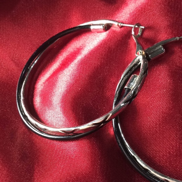 Black & Silver Designer Earrings - Picture 3 of 4